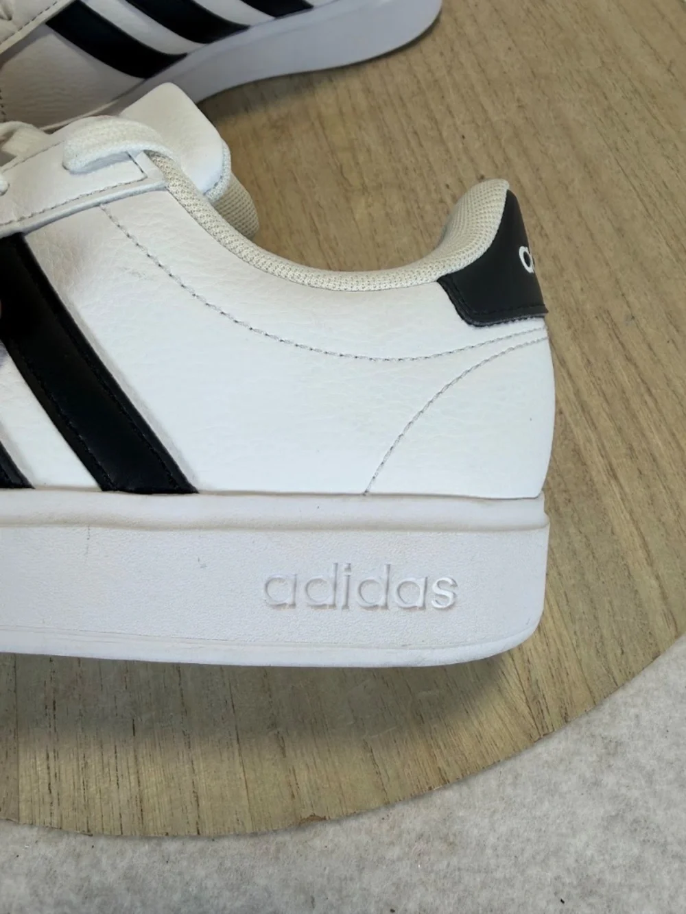 Adidas Grand Court 2.0 Cloudfoam Comfort Sneakers Womens 7 White Black
